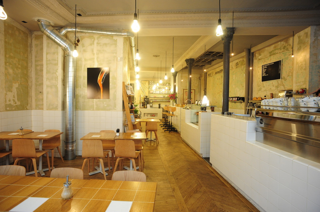 为在巴黎学习设计一家咖啡馆